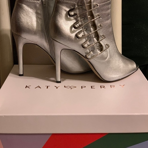 Leather Ankle Boots, Metallic Silver w/ pin detail on outer side & zipper inside - Picture 3 of 7